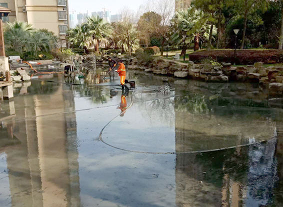 剑阁景观池淤泥清理